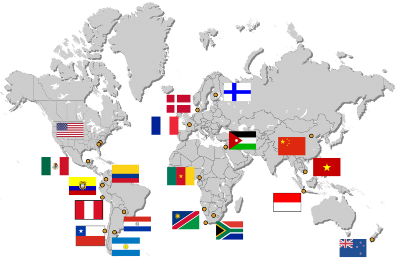 Weltkarte mit Länderflaggen