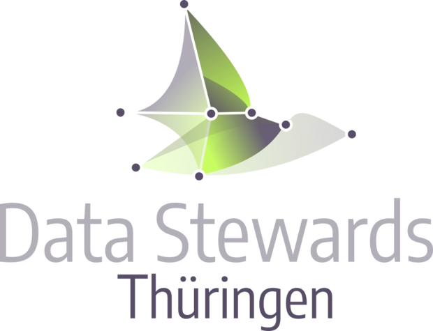 Logo des TKFDM ergänzt um den Schriftzug "Data Stewards in Thüringen" in zweizeiliger Darstellung