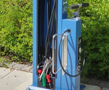 Neuer Fahrradstellplatzes mit Reparaturstation an der Ernst-Abbe-Hochschule Jena