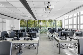 Foto vom PC-Pool nach der Bildmontage