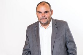 Mann in Sakko