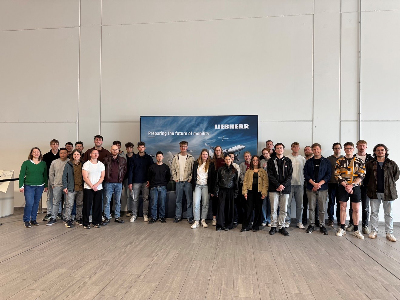 Werksführung beim Liebherr-Aerospace in Lindenberg. Foto: Julia Batz