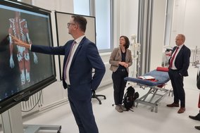 Minister Christian Tischner zu Antrittsbesuch an der Ernst-Abbe-Hochschule Jena