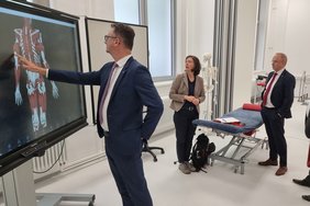 Minister Christian Tischner zu Antrittsbesuch an der Ernst-Abbe-Hochschule Jena