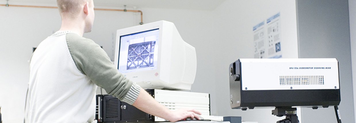 laboratory of instrumentation, Student is working at a computer