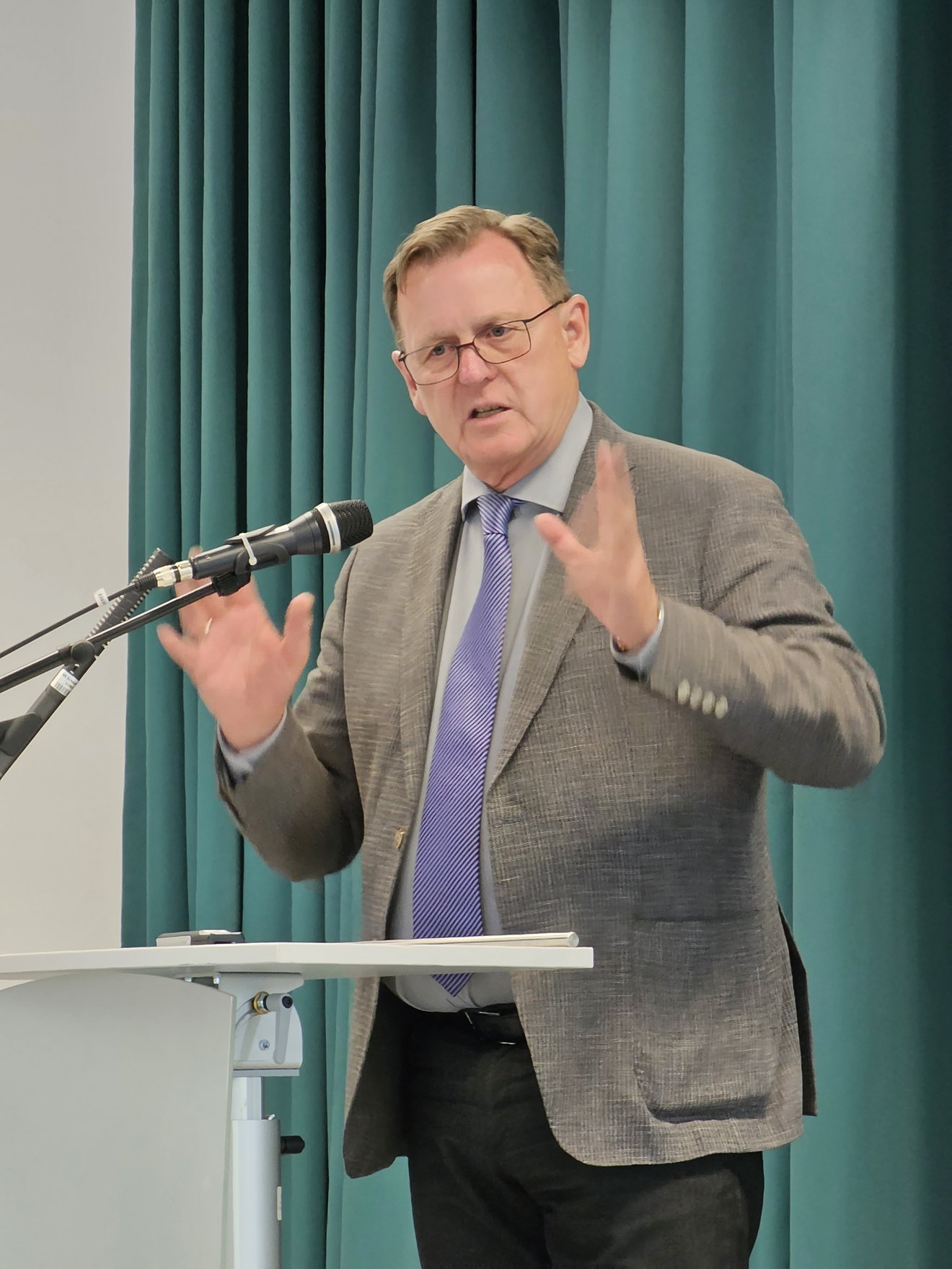 Ernst-Abbe-Hochschule Jena eröffnet feierlich das „StartUpLab“