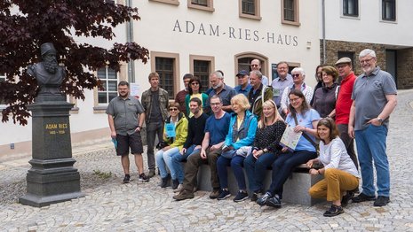 Gruppenfoto der Mitglieder des Fachbereiches Grundlagenwissenschaften der Ernst Abbe Hochschule Jena