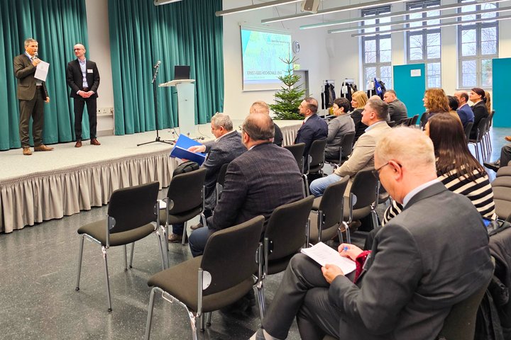Ernst-Abbe-Hochschule Jena fördert internationale Zusammenarbeit: Delegation aus dem Südkaukasus zu Gast