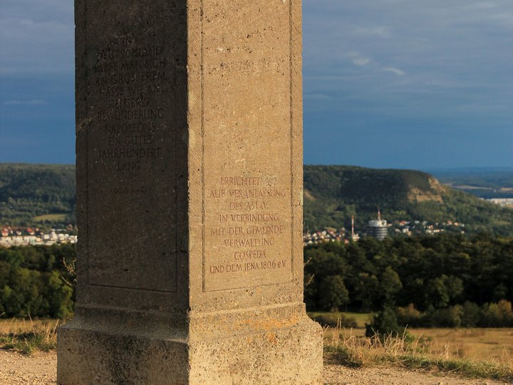 Napoleonstein, beliebtes Ausflugsziel und historisches Denkmal der Stadt Jena