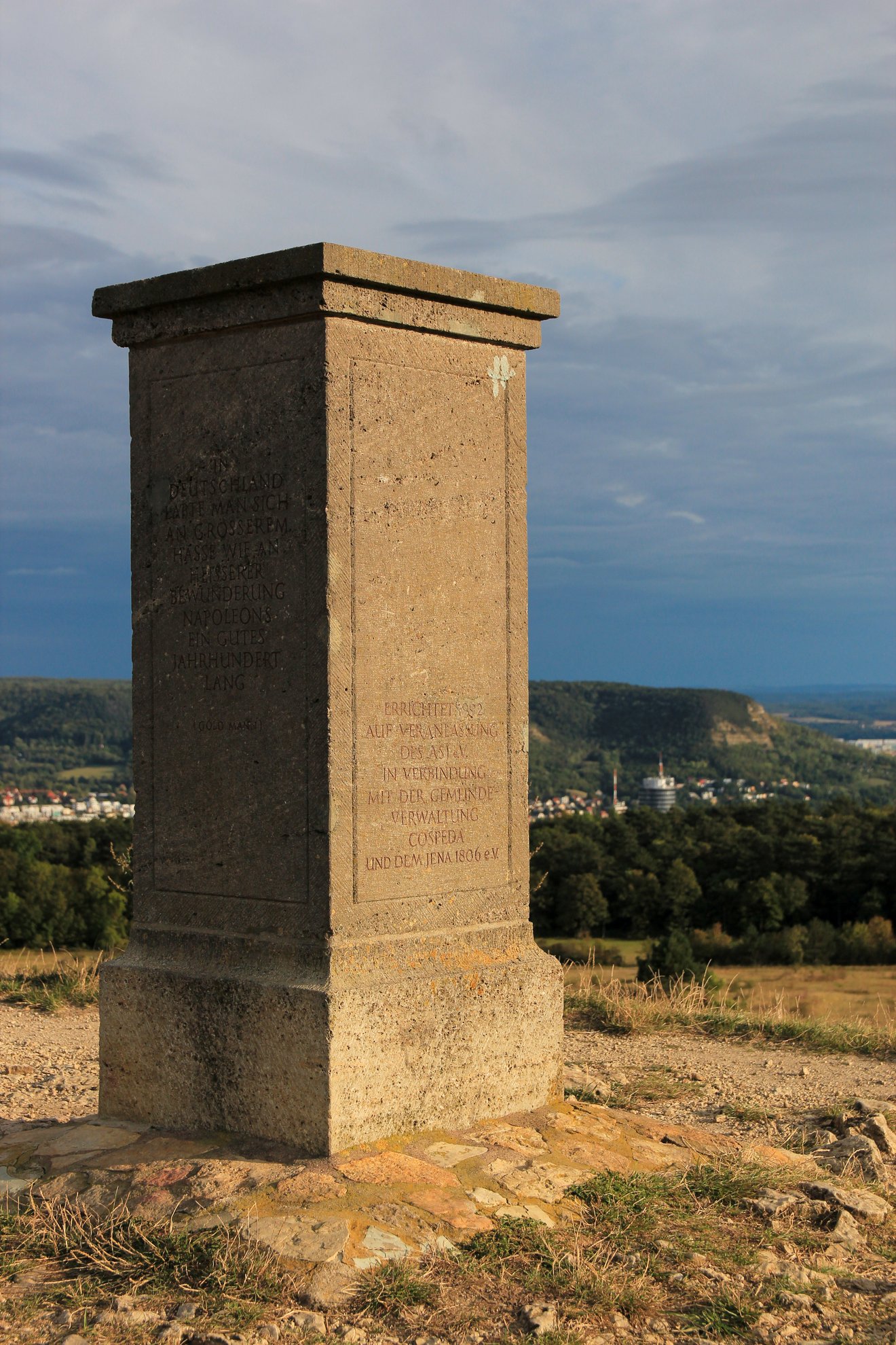 Napoleonstein, beliebtes Ausflugsziel und historisches Denkmal der Stadt Jena