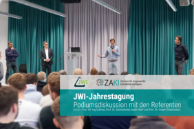 Referenten auf dem Podium