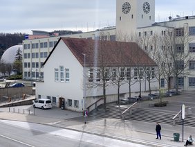 Turnhalle der EAH Jena auf dem Campusgelände