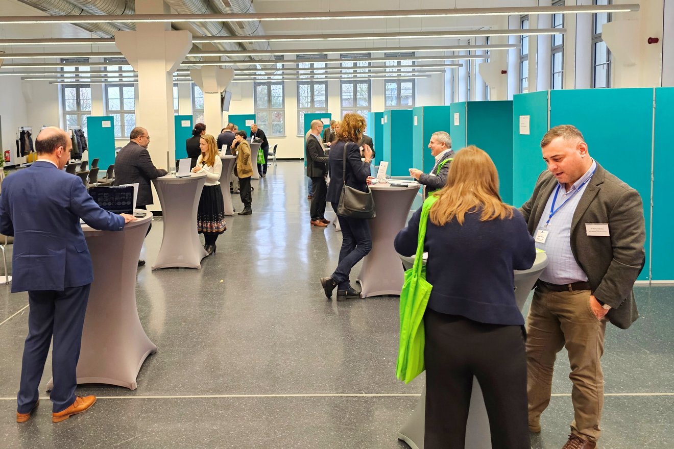 Ernst-Abbe-Hochschule Jena fördert internationale Zusammenarbeit: Delegation aus dem Südkaukasus zu Gast