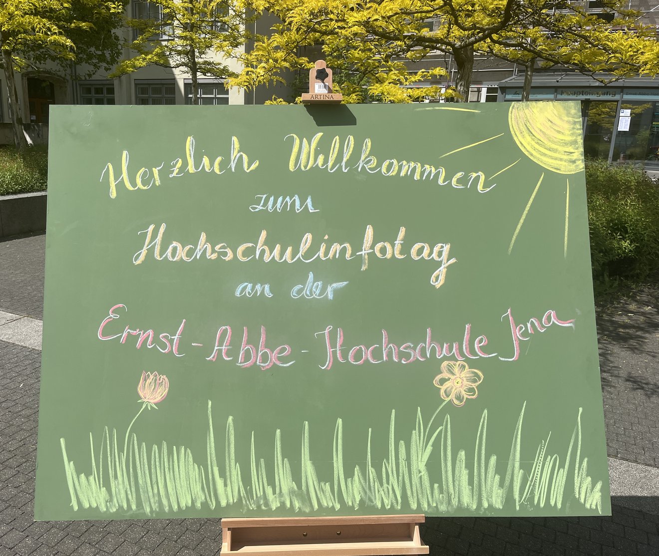 Begrüßungstafel zum Open Campus 2025 an der Ernst-Abbe-Hochschule Jena