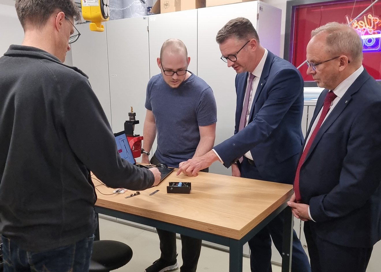 Minister Christian Tischner zu Antrittsbesuch an der Ernst-Abbe-Hochschule Jena