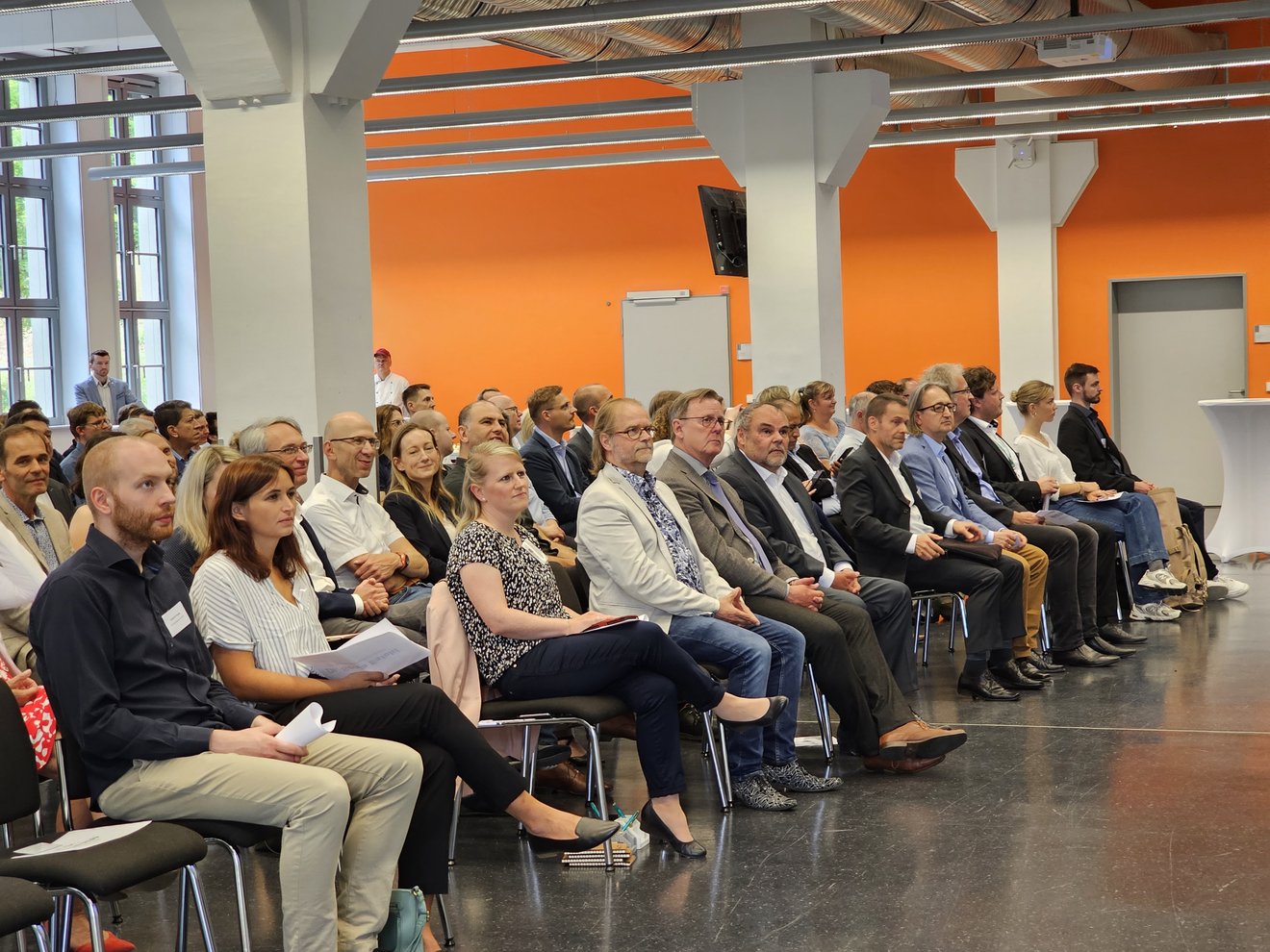 Ernst-Abbe-Hochschule Jena eröffnet feierlich das „StartUpLab“