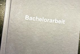 Foto gebundene Bachelorarbeit