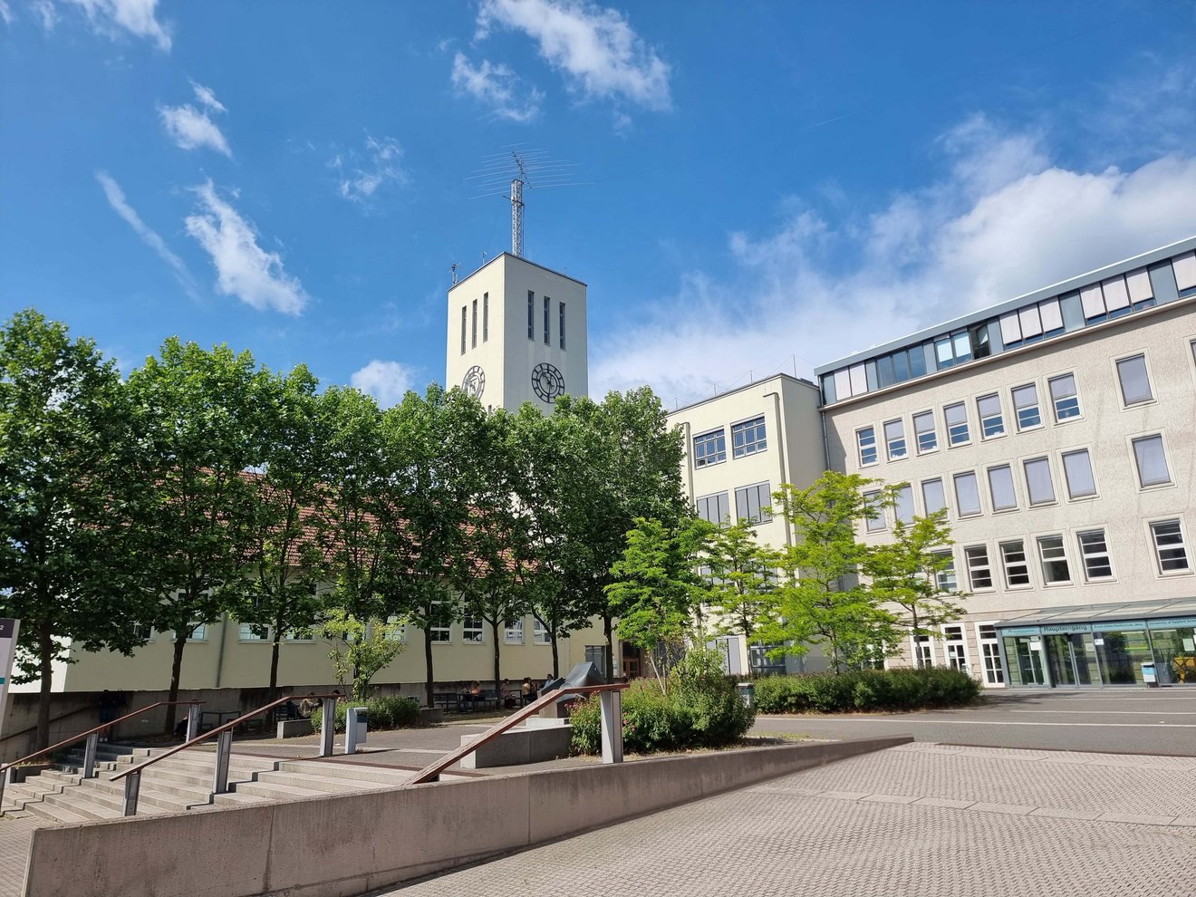 Geschärfte Leitmotive treffen auf einen starken Gemeinschaftssinn: Ernst-Abbe-Hochschule Jena richtet ihre Marke neu aus