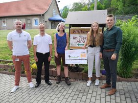 Gruppen-Foto der studentischen Projektgruppe mit ihrem Professor