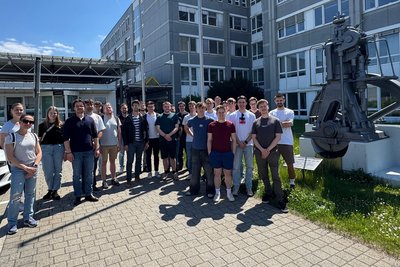 Technik zum Anfassen: Studierende auf Exkursion in Franken