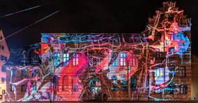 Foto von Laser-Projektion an Jenaer Gebäude