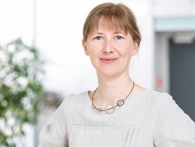 Prof Kristin Mitte