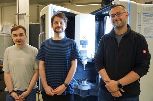 Projektmitarbeitenden "Erklärbare Künstliche Intelligenz für die Optimierung von Produktionsprozessen in der optischen und glasverarbeitenden Industrie"
