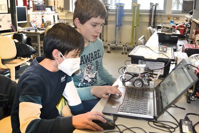 Technik-AG an der Ernst-Abbe-Hochschule Jena begeistert Schülerinnen und Schüler  