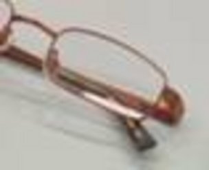 Randbearbeitung und Montage von Brillenlinsen