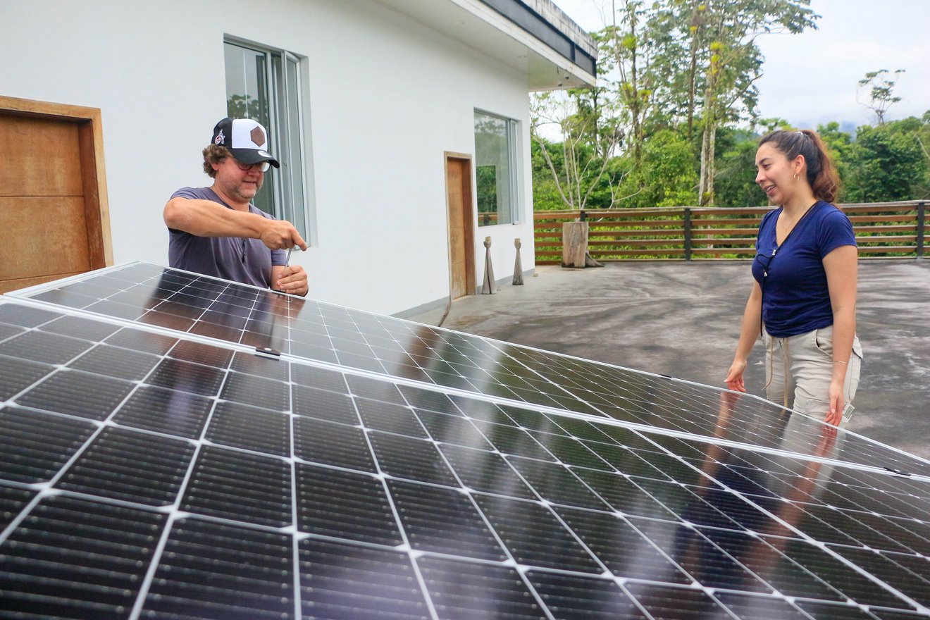 Erfolgreiche Umsetzung einer autarken Photovoltaikanlage im Amazonasgebiet 