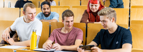 Studierende im Hörsaal