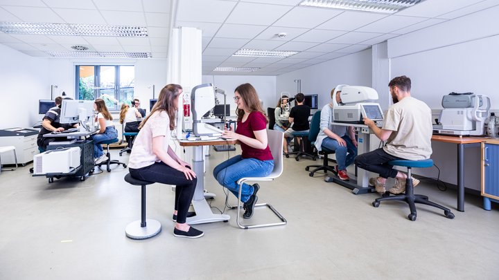 Bachelor Optometry