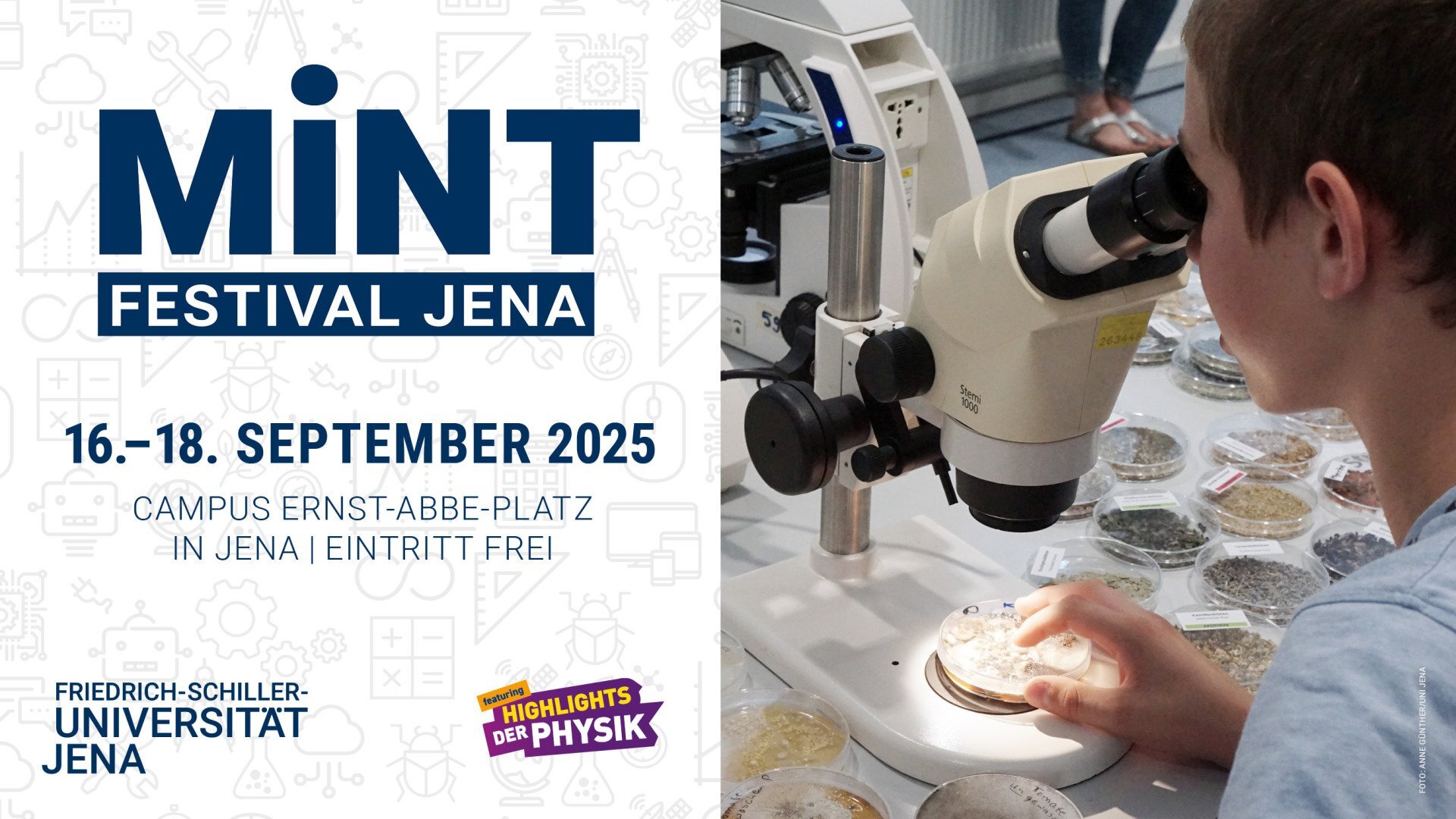MINT-Festival 2025 in Jena - Junge blickt durch ein Mikroskop.